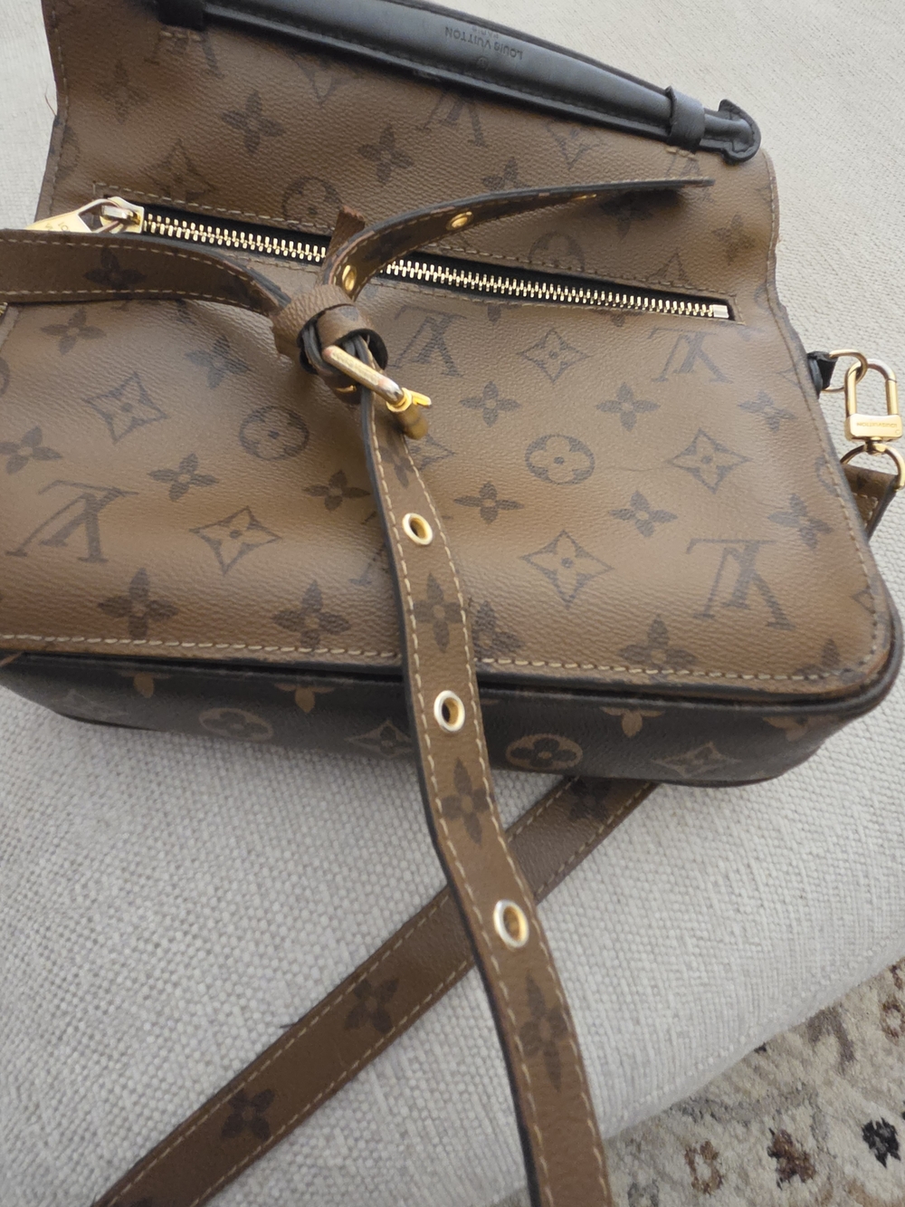 Louis Vuitton Reverse  Monogram Pochette Metis Shoulder Bag - Picture 10 of 11